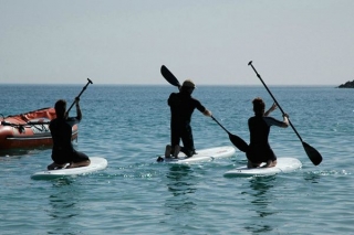 We learn stand up paddle techniques 